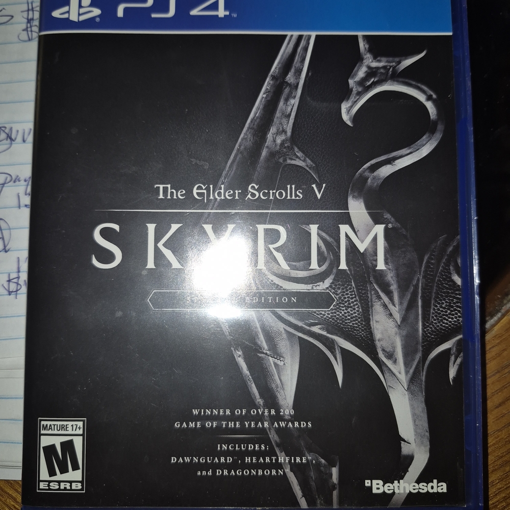 Sony PS4 The Elder Scrolls V: Skyrim Special Edition - Black and Blue